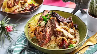 „Le Steak, c’est chic“ auf Stroganoff-Art Rezept - Foto: LECKER @ Bauer Media Group „Le Steak, c’est chic“ auf Stroganoff-Art Rezept - Foto: LECKER @ Bauer Media Group