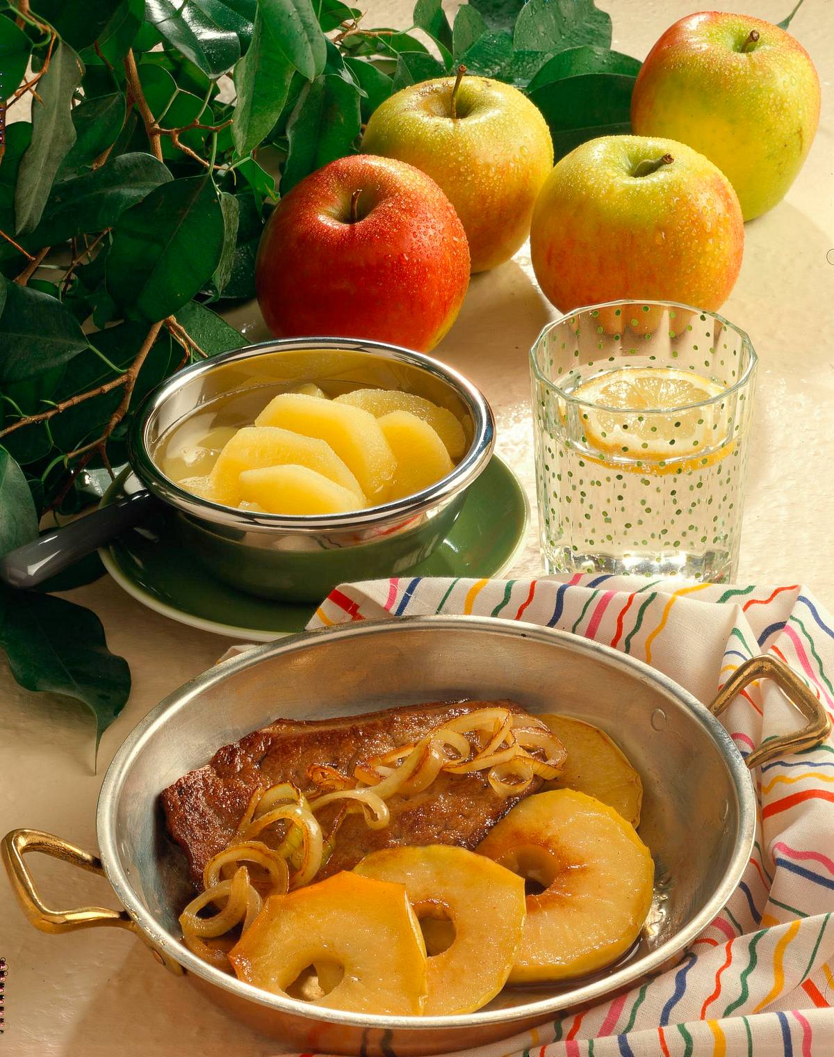 Leber mit Äpfeln und Zwiebeln Rezept