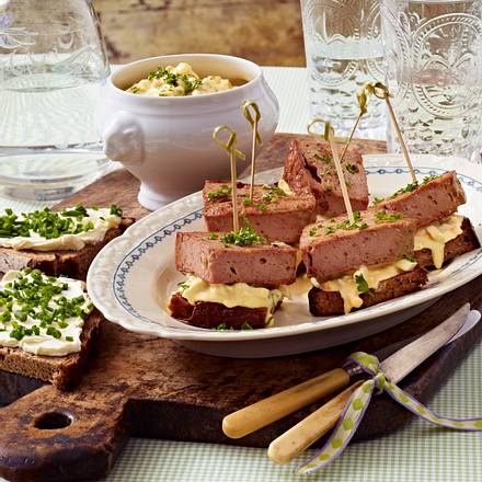 Leberkäse-Spieße mit Eiercreme Rezept Leberkäse-Spieße mit Eiercreme Rezept