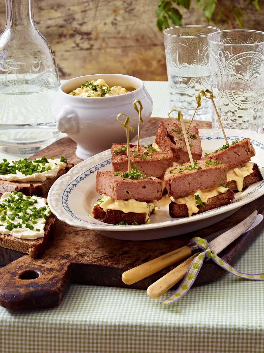 Leberkäse-Spieße mit Eiercreme Rezept Leberkäse-Spieße mit Eiercreme Rezept
