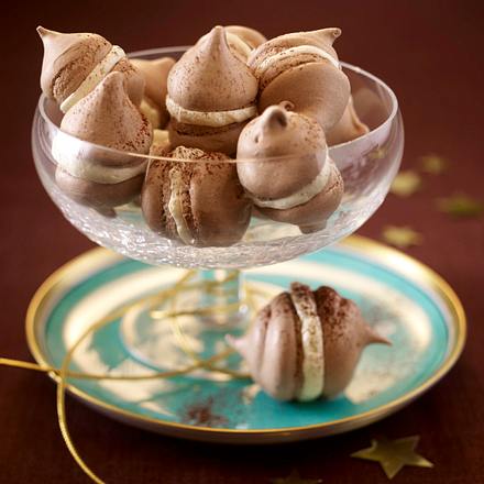 Lebkuchen-Baiser-Tuffs mit Kardamom-Creme-Füllung (Meringue) Rezept
