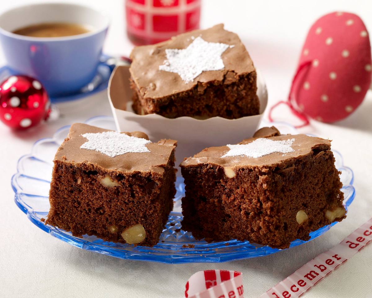 Lebkuchen-Brownies mit Puderzuckerstern Rezept