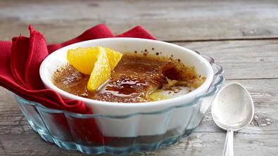 Lebkuchen-Crème-brûlée mit Orangenfilets Rezept - Foto: LECKER @ Bauer Media Group