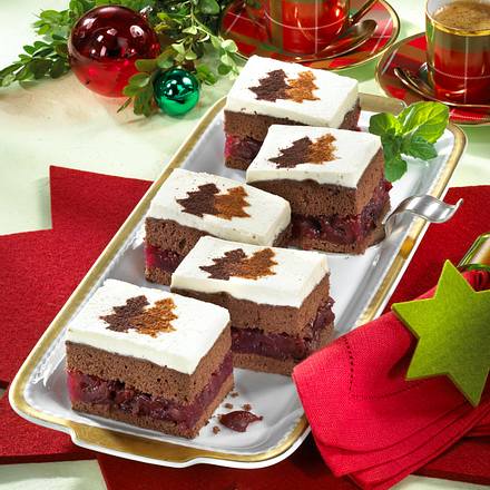 Lebkuchen-Schnitten mit Kirschkompott Rezept Lebkuchen-Schnitten mit Kirschkompott Rezept