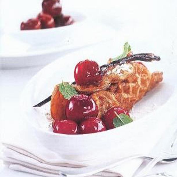 Lebkuchenwaffeln mit Kirschen á la Frank Rosin Rezept Lebkuchenwaffeln mit Kirschen á la Frank Rosin Rezept