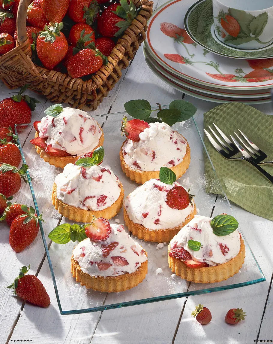 Leichte Erdbeer-Torteletts Rezept