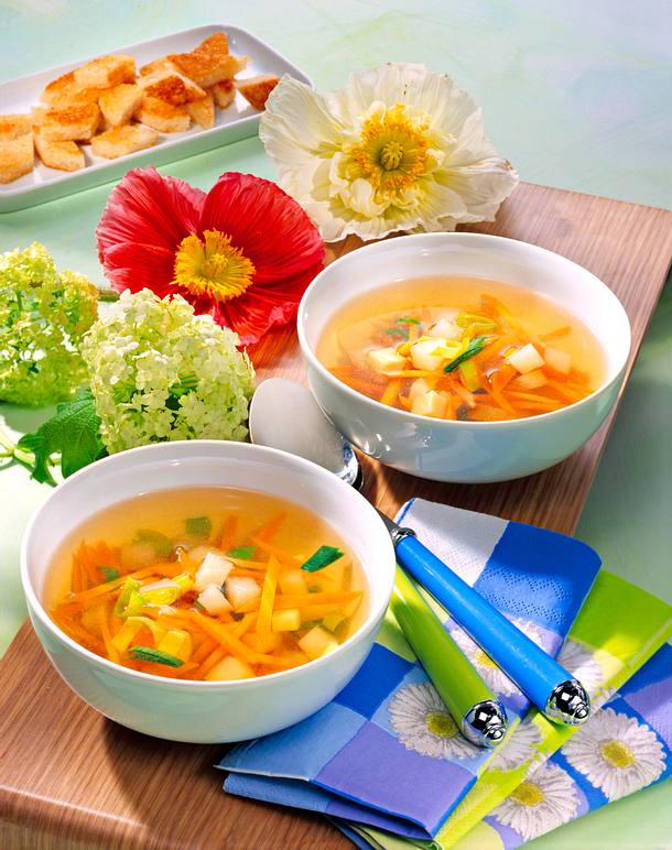 Leichte GemüseBouillon Rezept LECKER