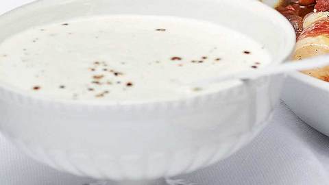 Leichte Joghurt-Aioli Rezept - Foto: House of Food / Bauer Food Experts KG