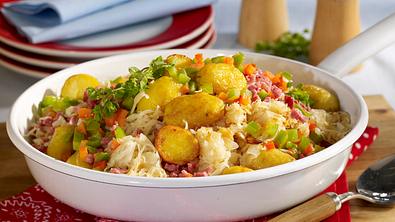 Leichte Sauerkrautpfanne Rezept - Foto: LECKER @ Bauer Media Group