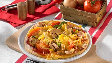 Leichte Thunfischpizza Rezept - Foto: LECKER @ Bauer Media Group