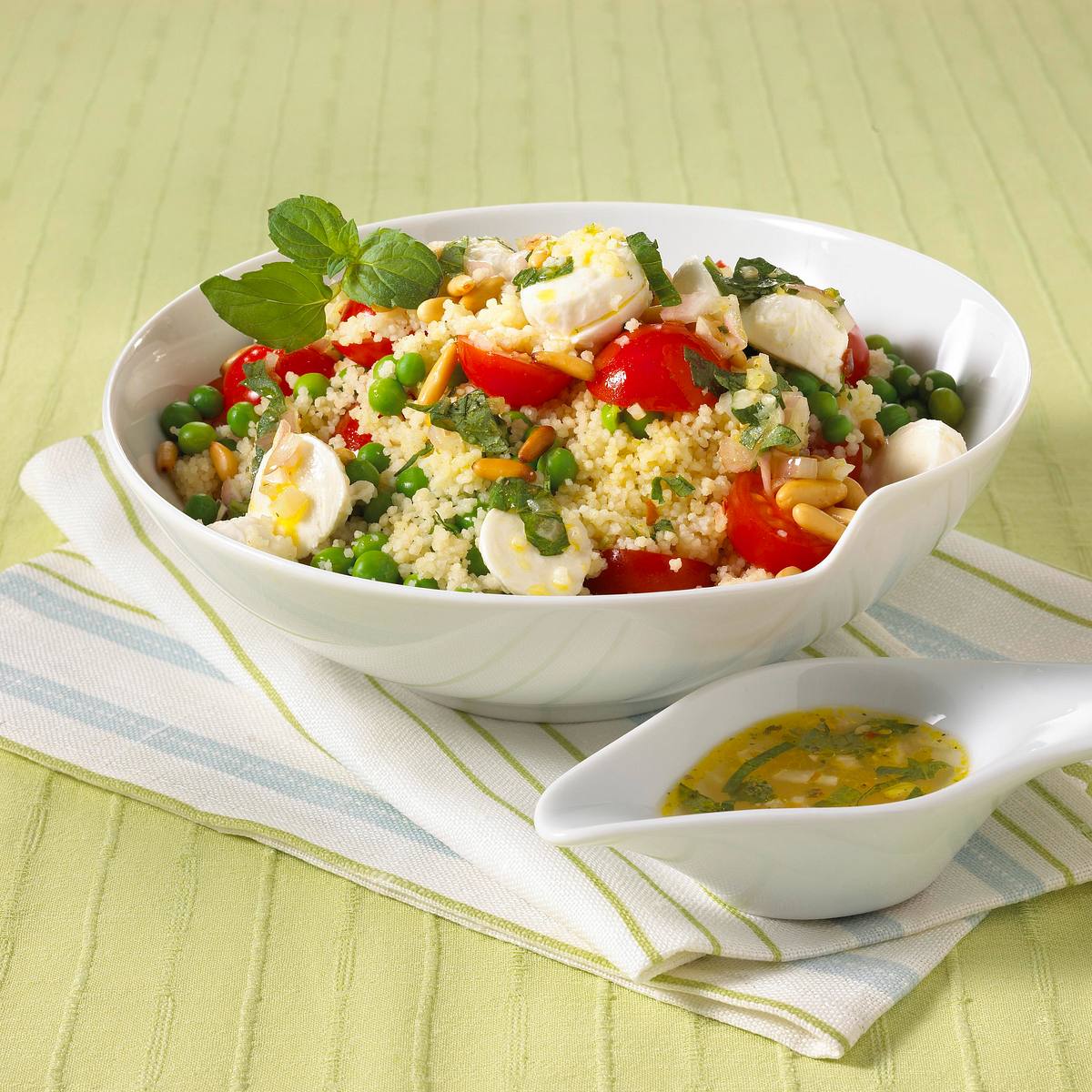 Leichter Couscous-Salat mit Mozzarella Rezept