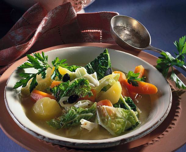 Leichter Wirsing-Möhren-Topf Rezept Leichter Wirsing-Möhren-Topf Rezept
