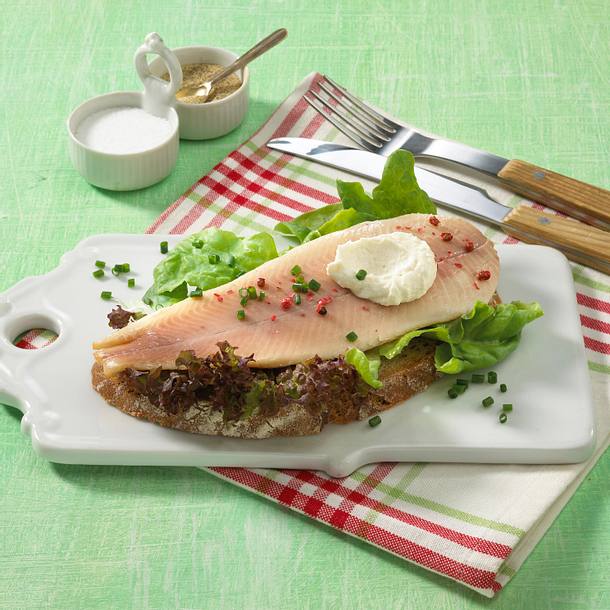 Leichtes Bauernbrot mit Forellenfilet (Diät) Rezept Leichtes Bauernbrot mit Forellenfilet (Diät) Rezept
