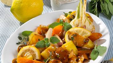 Leichtes Hähnchen Coq au Vin Rezept - Foto: LECKER @ Bauer Media Group