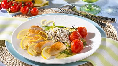 Lemon chicken (Zitronenhuhn) mit Reis und Schmortomaten Rezept - Foto: LECKER @ Bauer Media Group