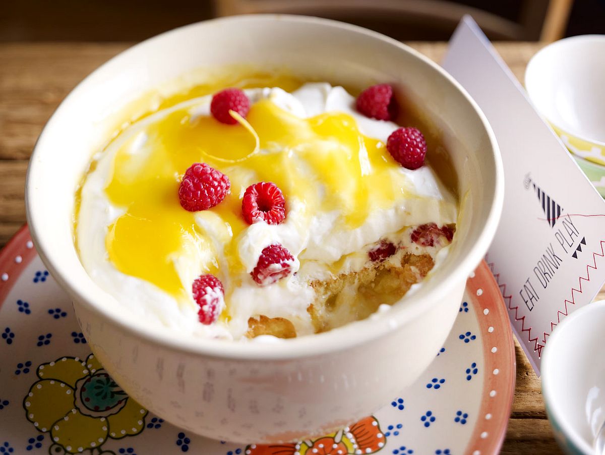 Lemon-Trifle mit Himbeeren Rezept