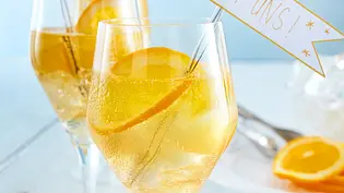 Lillet-Orangen-Spritz Rezept - Foto: LECKER @ Bauer Media Group
