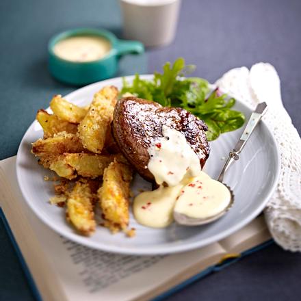 Limetten-Chili-Hollandaise zu Filetsteak und Panko-Potatos Rezept Limetten-Chili-Hollandaise zu Filetsteak und Panko-Potatos Rezept