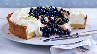 Limetten-Frischkäse-Pie mit Heidelbeeren Rezept - Foto: House of Food / Bauer Food Experts KG
