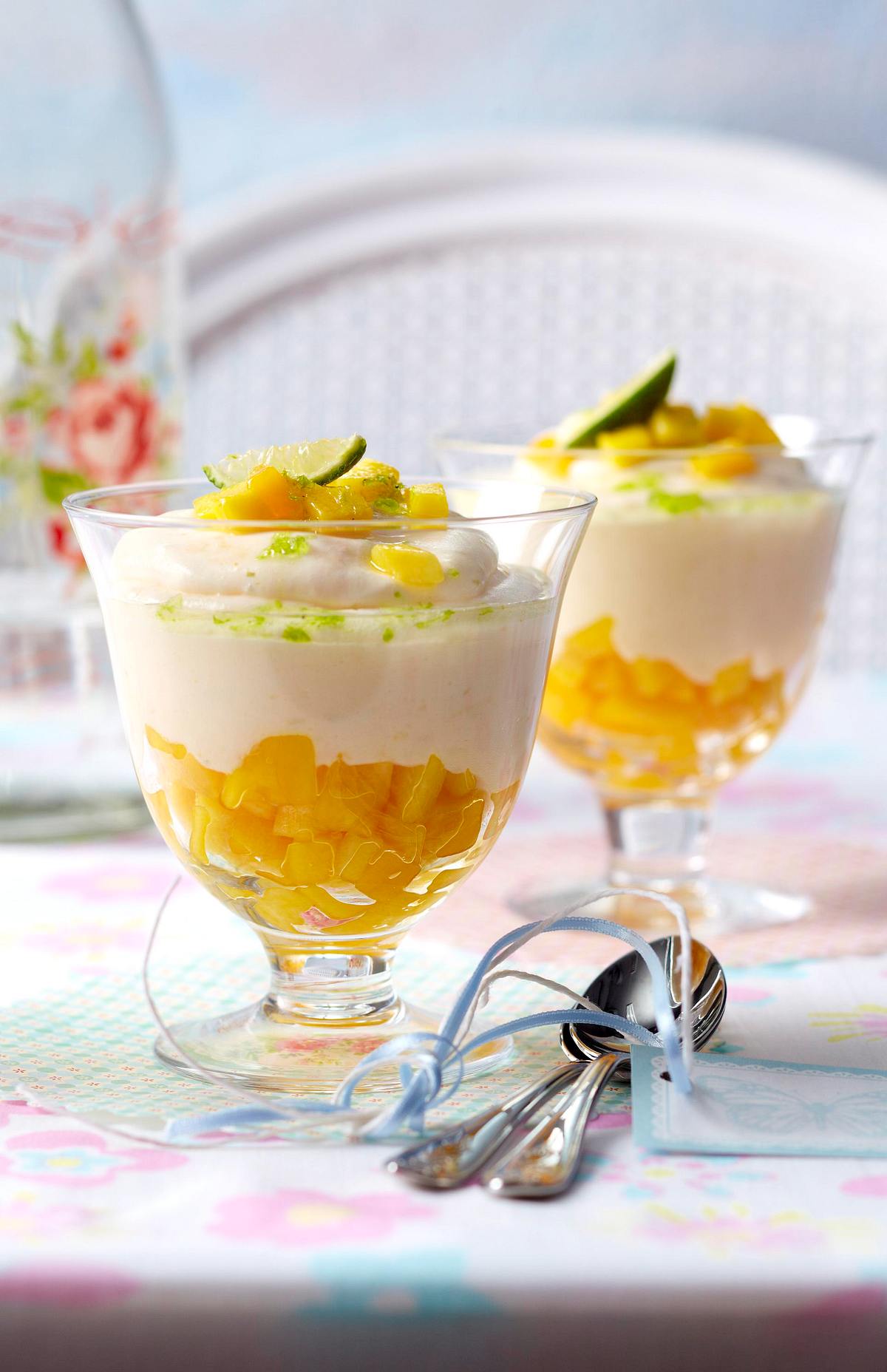 Limetten-Joghurtcreme mit frischer Mango Rezept
