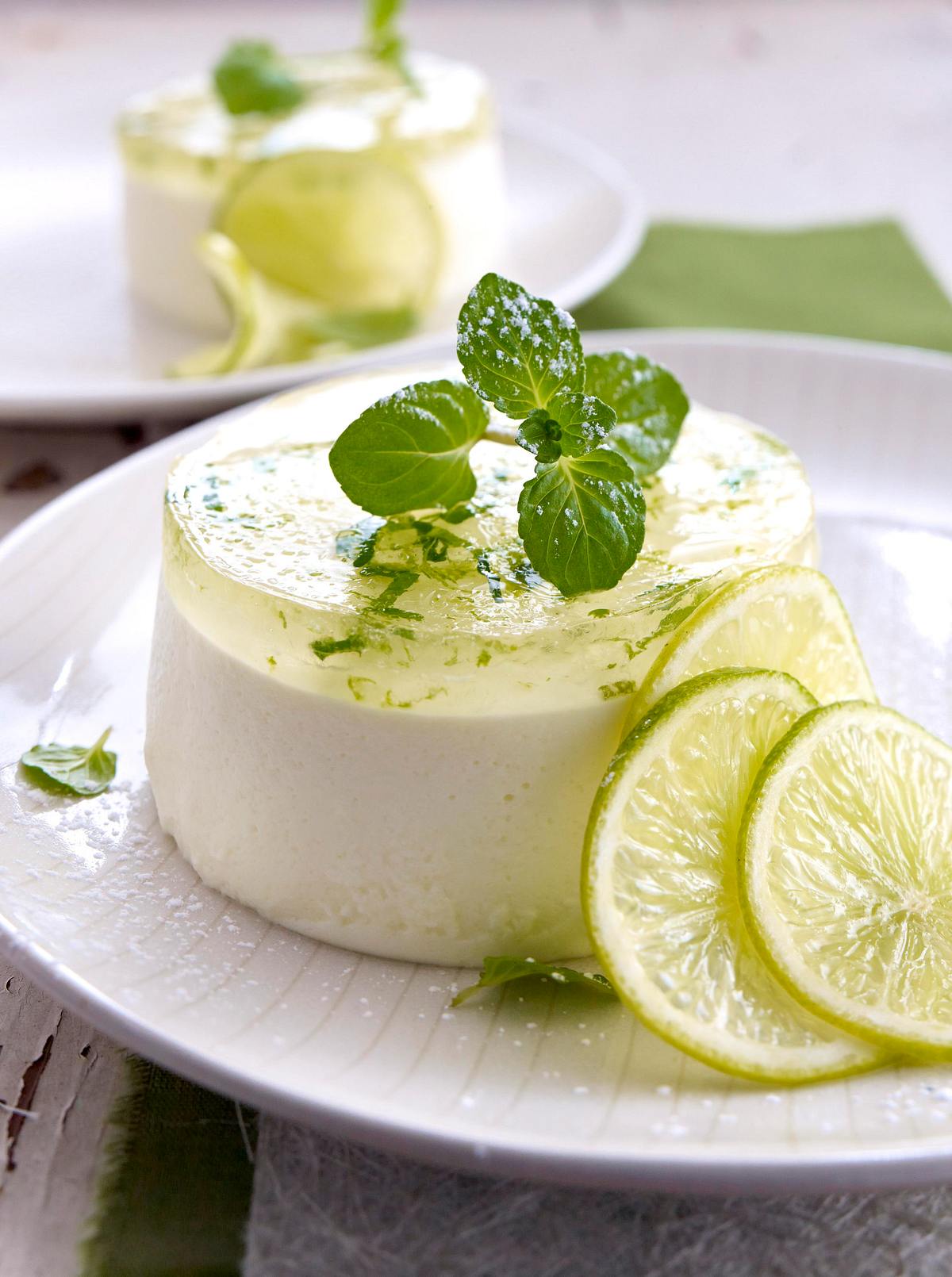 Limetten-Joghurtcreme mit Minzgelee Rezept