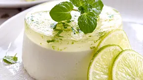 Limetten-Joghurtcreme mit Minzgelee Rezept - Foto: LECKER @ Bauer Media Group
