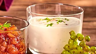 Limetten-Sour-Cream Rezept - Foto: LECKER @ Bauer Media Group