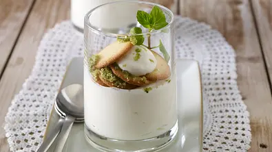 Limettencreme mit Minzzucker Rezept - Foto: LECKER @ Bauer Media Group