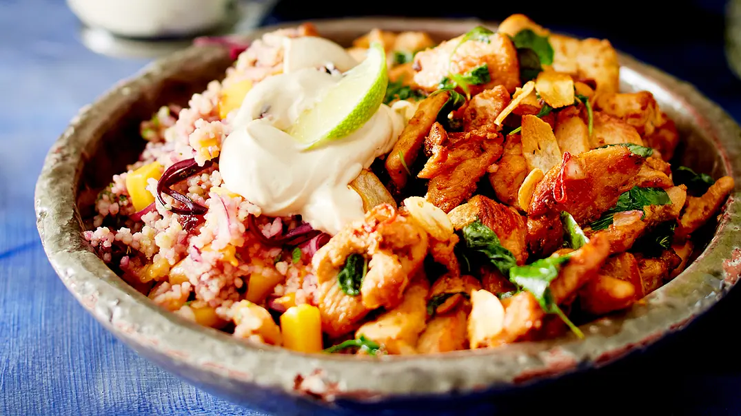 Limettenhähnchen-Melodie mit Couscoussalat und Erdnussdip Rezept - Foto: LECKER @ Bauer Media Group Limettenhähnchen-Melodie mit Couscoussalat und Erdnussdip Rezept - Foto: LECKER @ Bauer Media Group