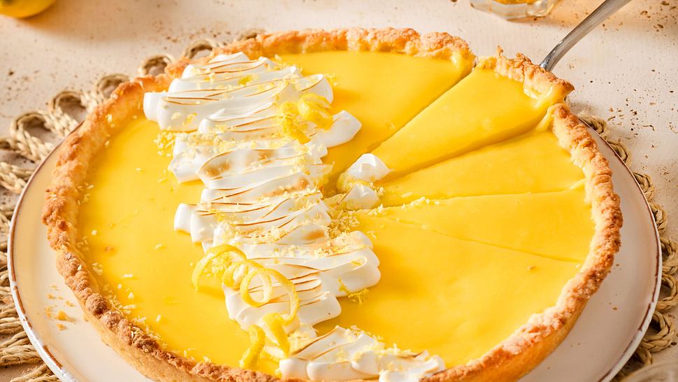 Limoncello-Kokos-Tarte mit Baiser - Foto: House of Food / Bauer Food Experts KG