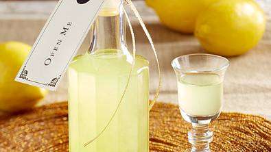 Limoncello - Zitronenlikör Rezept - Foto: LECKER @ Bauer Media Group