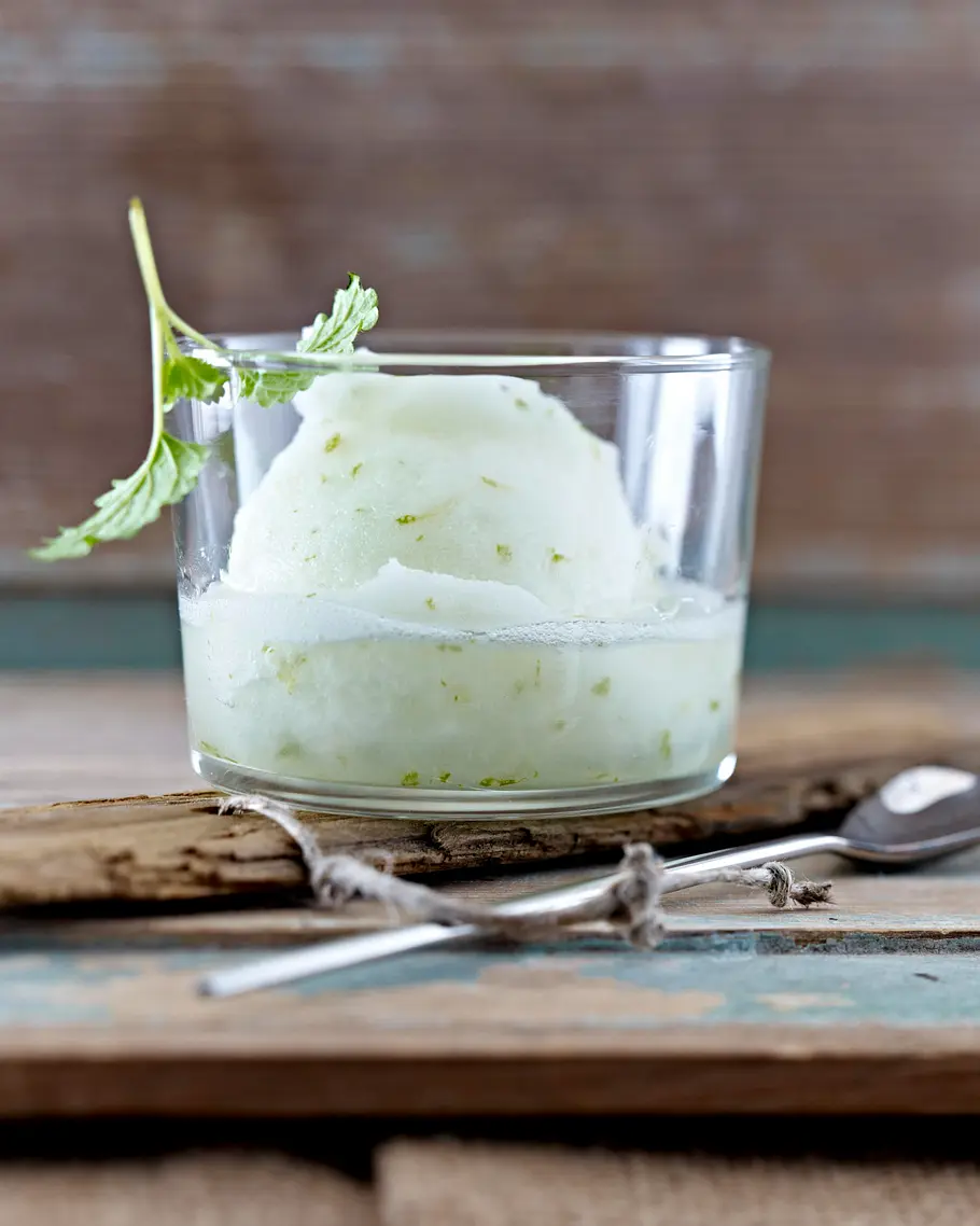 Limonensorbet mit Gin Rezept Limonensorbet mit Gin Rezept