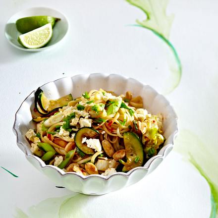 Linguine mit knackigem Wokgemüse und Feta Rezept Linguine mit knackigem Wokgemüse und Feta Rezept