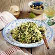 Linguine mit Oliven-Petersilien-Salsa Rezept - Foto: House of Food / Bauer Food Experts KG