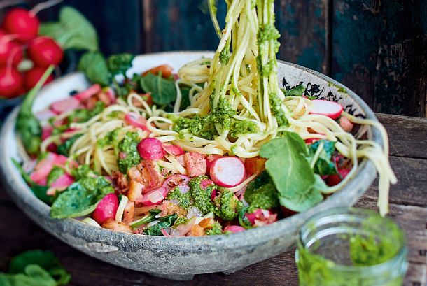 Linguine mit Radieschenblätter-Pesto Rezept