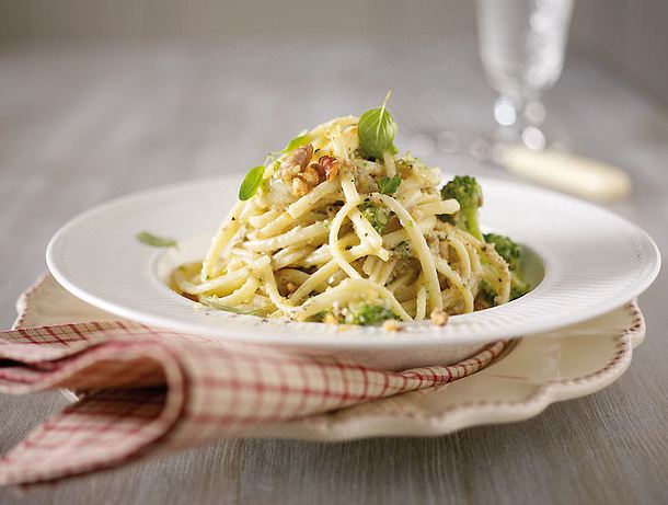 Linguine mit Salsa di noci (Nuss-Salsa) Rezept Linguine mit Salsa di noci (Nuss-Salsa) Rezept