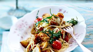 Linguine mit Schmortomaten und Pankofeta Rezept - Foto: House of Food / Bauer Food Experts KG