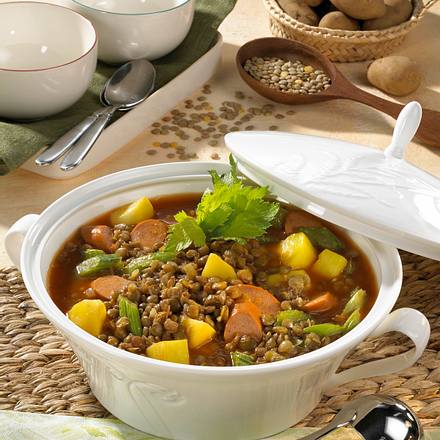 Linsen-Eintopf mit Würstchen Rezept Linsen-Eintopf mit Würstchen Rezept