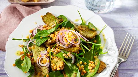 Linsen-Spinat-Salat mit Tofu Rezept - Foto: House of Food / Bauer Food Experts KG