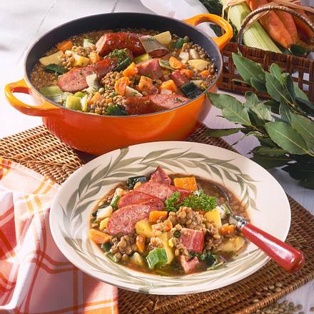 Linsen-Topf mit Mettwürstchen Rezept Linsen-Topf mit Mettwürstchen Rezept