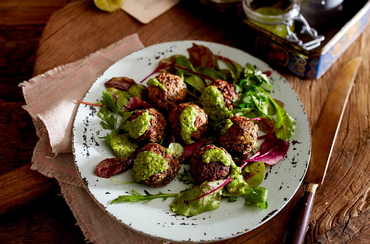 Linsen-Zucchini-Bällchen mit Pistazienpesto Rezept