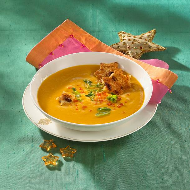 Linsensuppe mit Rosinenbrot-Croûtons Rezept Linsensuppe mit Rosinenbrot-Croûtons Rezept