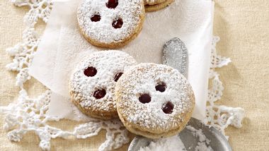 Linzer Augen mit Puderzucker