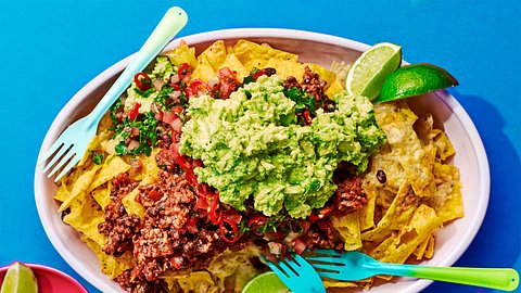 Loaded Nachos mit Hackfleisch und Guacamole - Foto: Image Professionals