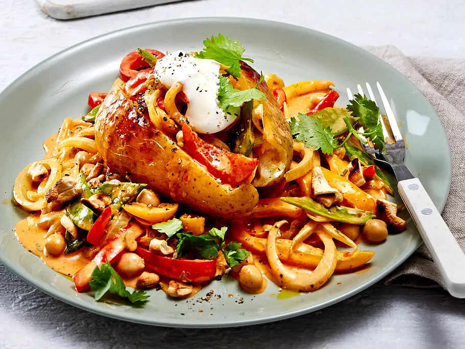 Loaded Ofenkartoffel mit rotem Gemüse-Curry Rezept