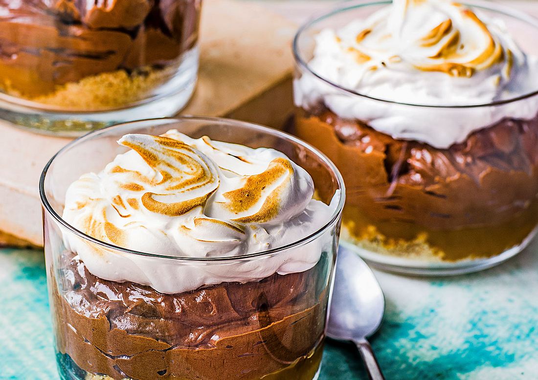 Löffel-S’mores mit Karamell-Schoki-Mousse Rezept | LECKER