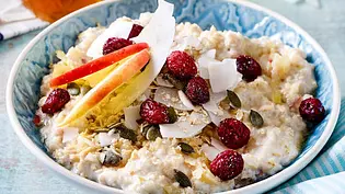 Low Carb Kokos Porridge Rezept - Foto: LECKER @ Bauer Media Group