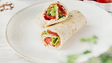 Low Carb-Wraps Rezept - Foto: ShowHeroes für LECKER @ Bauer Media Group Low Carb-Wraps Rezept - Foto: ShowHeroes für LECKER @ Bauer Media Group