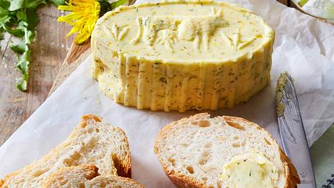 Löwenzahnbutter Rezept - Foto: House of Food / Bauer Food Experts KG