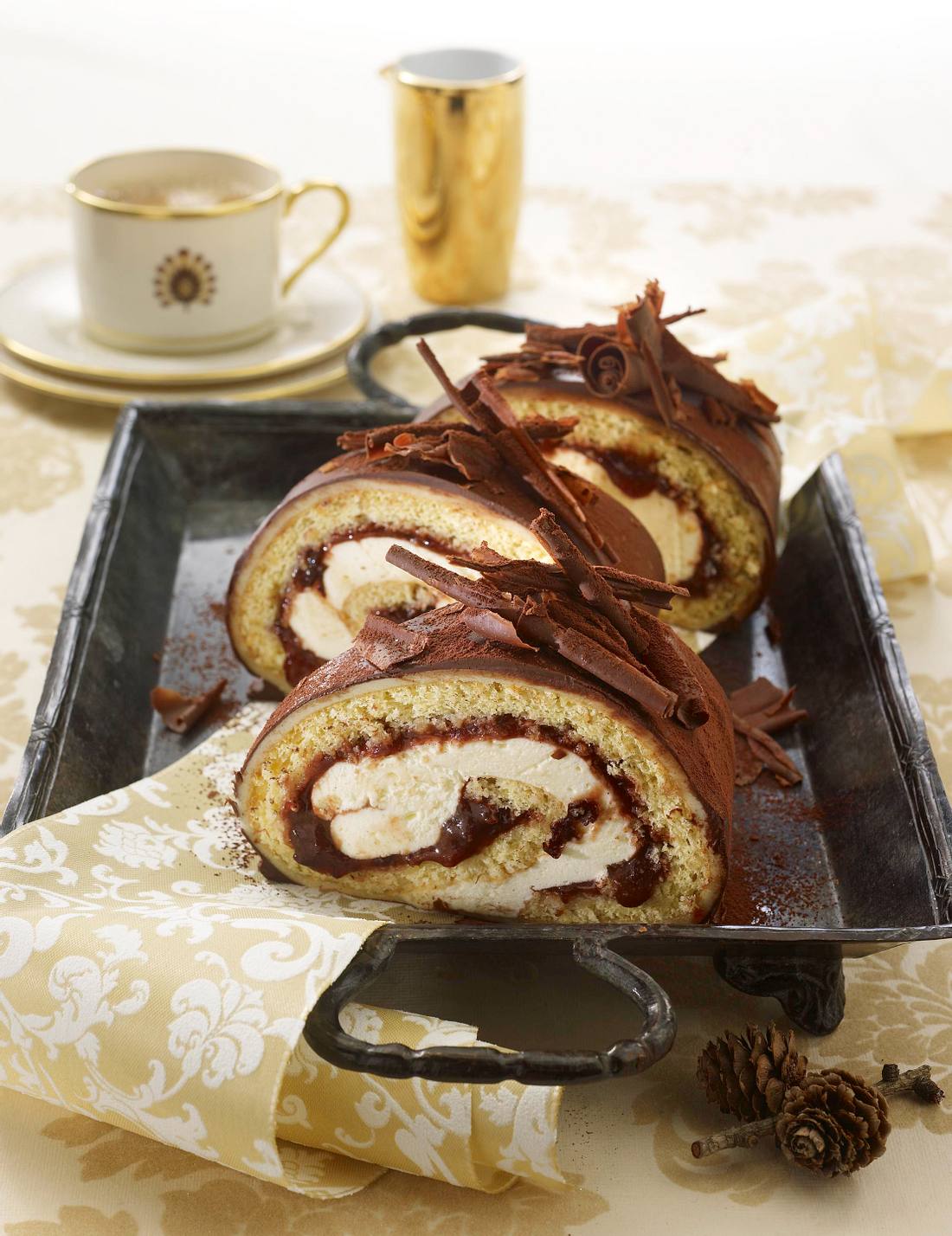 Lübecker Marzipan-Rolle Rezept Lübecker Marzipan-Rolle Rezept